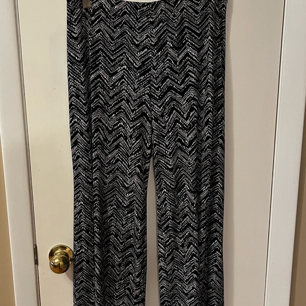 AB studio pants size medium